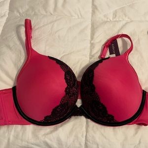 Cacique - smooth boost plunge bra size 44C
